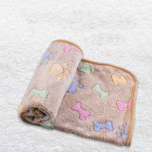 Load image into Gallery viewer, Soft and Fluffy High Quality Pet Blanket Cute Cartoon Pattern Pet Mat Warm and Comfortable Blanket for Cat and Dogs Pet Supplies